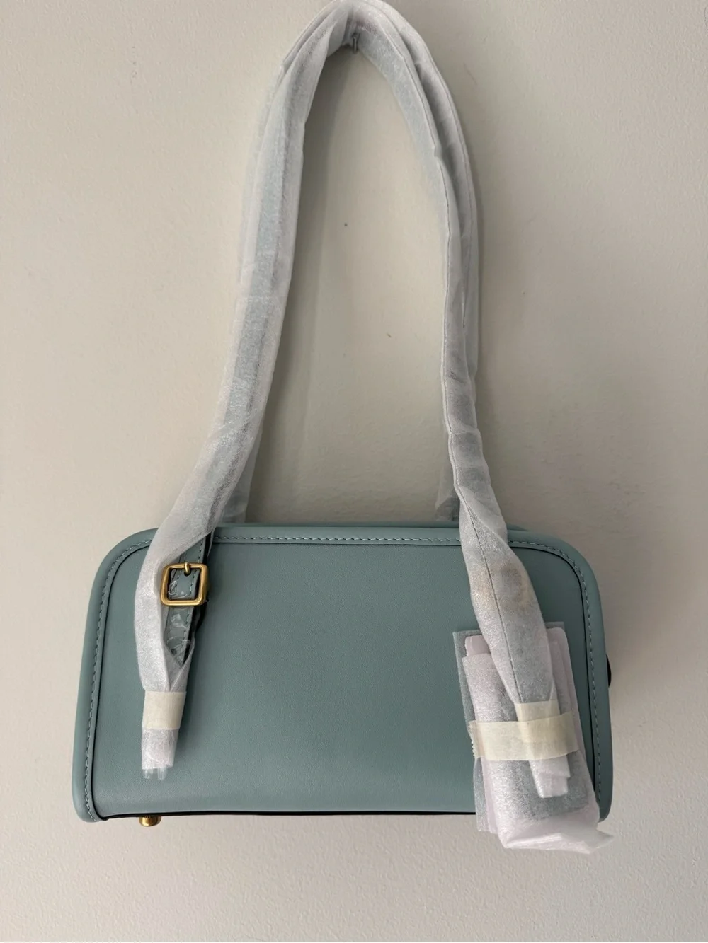 COACH Women's Glovetanned Leather Swing Zip Bag 20 - Picture 2 of 5